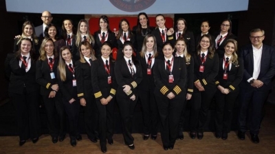 Avianca realiza primeira formatura de pilotos composta exclusivamente por mulheres
