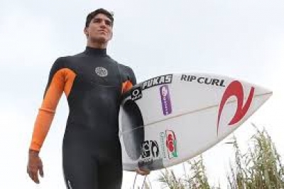 Surfista Gabriel Medina nos conta um pouco de sua rotina e o que não pode faltar em sua mochila