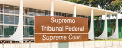 Na porta  do Supremo