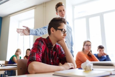 Adolescentes e Violência